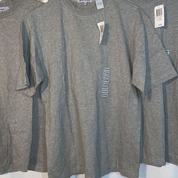Four gray badge T-shirts - Picture 5 of 5
